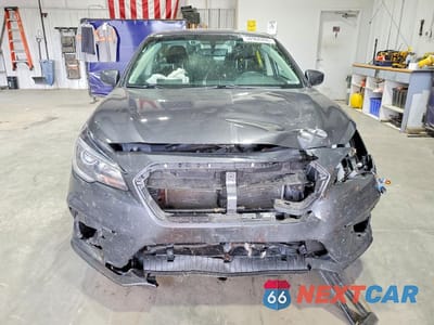 Piąte zdjęcie samochodu w środku: 2019 SUBARU LEGACY 2.5I PREMIUM VIN:4S3BNAF66K3009105 - miniatura