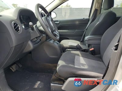 Zdjęcie 7 z 12 samochodu: 2017 JEEP COMPASS SPORT VIN:1C4NJCBAXHD211124 - miniatura