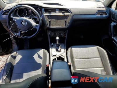 Zdjęcie 8 z 13 samochodu: 2018 VOLKSWAGEN TIGUAN SE VIN:3VV2B7AX2JM191508 - miniatura