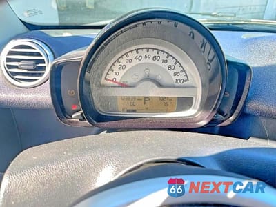 Zdjęcie 8 z 10 samochodu: 2011 SMART FORTWO PURE VIN:WMEEJ3BA7BK427517 - miniatura