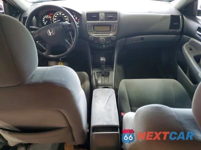 Zdjęcie 8 z 12 samochodu: 2006 HONDA ACCORD VALUE VIN:1HGCM561X6A072729 - miniatura