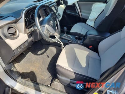 Zdjęcie 7 z 12 samochodu: 2018 TOYOTA RAV4 HYBRID XLE VIN:JTMRJREVXJD236419 - miniatura