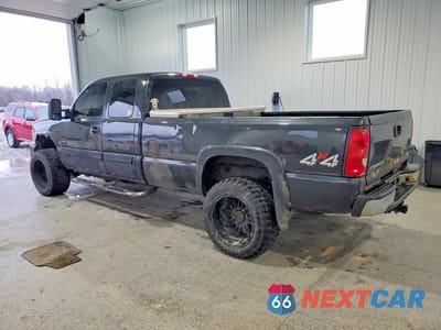 Drugie zdjęcie samochodu z przodu: 2004 CHEVROLET SILVERADO K2500 HEAVY DUTY VIN:1GCHK29204E271677 - miniatura