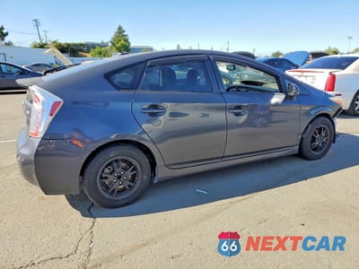 Trzecie zdjęcie samochodu z tyłu: 2013 TOYOTA PRIUS FOUR VIN:JTDKN3DUXD1643142 - miniatura
