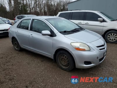 Czwarte zdjęcie samochodu z boku: 2008 TOYOTA YARIS BASE VIN:JTDBT923181275992 - miniatura