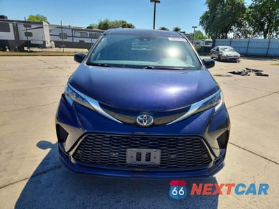 Piąte zdjęcie samochodu w środku: 2021 TOYOTA SIENNA XSE 7-PASSENGER VIN:5TDDRKEC6MS067775 - miniatura