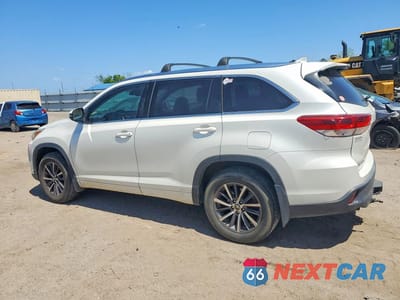 Drugie zdjęcie samochodu z przodu: 2018 TOYOTA HIGHLANDER XLE VIN:5TDJZRFH4JS528974 - miniatura