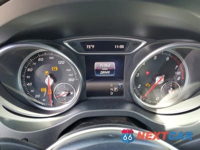 Zdjęcie 9 z 12 samochodu: 2019 MERCEDES-BENZ CLA 250 VIN:WDDSJ4EBXKN738813 - miniatura