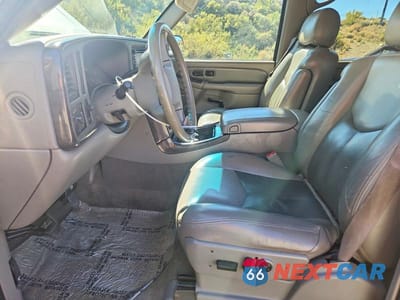 Zdjęcie 7 z 12 samochodu: 2004 GMC YUKON XL DENALI VIN:1GKFK66U24J203624 - miniatura