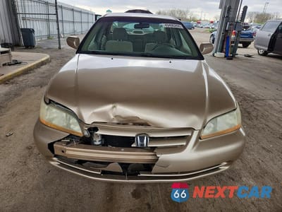 Piąte zdjęcie samochodu w środku: 2002 HONDA ACCORD 4D LX VIN:1HGCG56482A071400 - miniatura