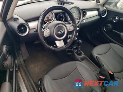 Zdjęcie 8 z 12 samochodu: 2010 MINI COOPER VIN:WMWMF3C51ATZ62569 - miniatura