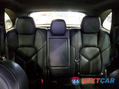 Zdjęcie 10 z 13 samochodu: 2016 PORSCHE CAYENNE GTS VIN:WP1AD2A28GLA80305 - miniatura