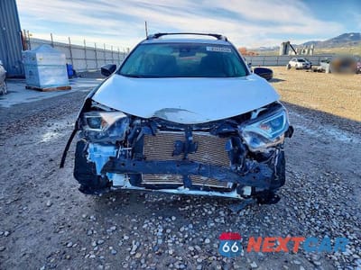 Piąte zdjęcie samochodu w środku: 2017 TOYOTA RAV4 LE VIN:2T3BFREV0HW570815 - miniatura