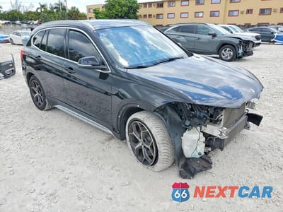 Czwarte zdjęcie samochodu z boku: 2018 BMW X1 SDRIVE28I VIN:WBXHU7C39J5L07826 - miniatura