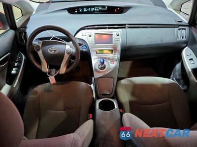 Zdjęcie 8 z 12 samochodu: 2015 TOYOTA PRIUS THREE VIN:JTDKN3DU4F0418384 - miniatura