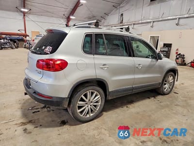 Trzecie zdjęcie samochodu z tyłu: 2013 VOLKSWAGEN TIGUAN S VIN:WVGBV3AX9DW563697 - miniatura