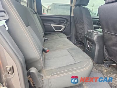 Zdjęcie 10 z 12 samochodu: 2018 NISSAN TITAN XD SV VIN:1N6BA1F4XJN546201 - miniatura