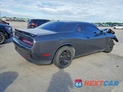 Trzecie zdjęcie samochodu z tyłu: 2018 DODGE CHALLENGER SXT VIN:2C3CDZAG7JH215152 - miniatura