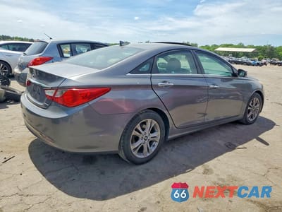 Trzecie zdjęcie samochodu z tyłu: 2011 HYUNDAI SONATA LIMITED VIN:5NPEC4AC0BH304402 - miniatura