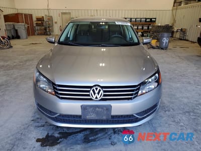 Piąte zdjęcie samochodu w środku: 2012 VOLKSWAGEN PASSAT SE VIN:1VWBP7A36CC048317 - miniatura