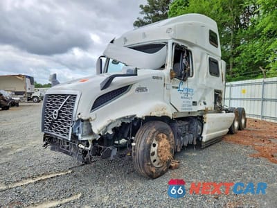 Drugie zdjęcie samochodu z przodu: 2025 VOLVO VNL SEMI TRUCK VIN:4V4NC9EH8SN683088 - miniatura