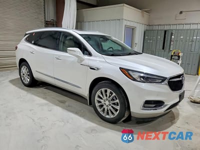 Czwarte zdjęcie samochodu z boku: 2021 BUICK ENCLAVE PREMIUM VIN:5GAEVBKW5MJ240697 - miniatura