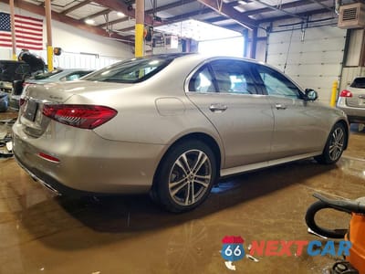 Trzecie zdjęcie samochodu z tyłu: 2021 MERCEDES-BENZ E 350 4MATIC VIN:W1KZF8EB2MA934276 - miniatura