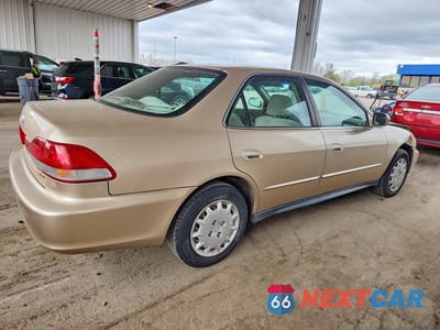 Trzecie zdjęcie samochodu z tyłu: 2002 HONDA ACCORD 4D LX VIN:1HGCG56482A071400 - miniatura