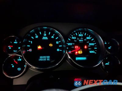 Zdjęcie 9 z 12 samochodu: 2008 GMC SIERRA K1500 VIN:2GTEK13M981123803 - miniatura