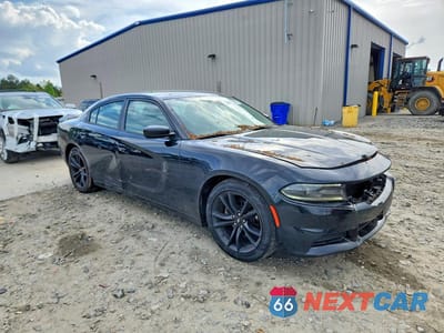 Czwarte zdjęcie samochodu z boku: 2018 DODGE CHARGER SXT VIN:2C3CDXBG2JH186615 - miniatura