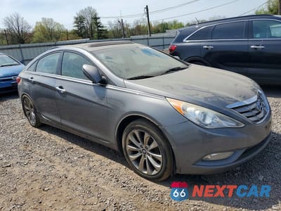 Czwarte zdjęcie samochodu z boku: 2012 HYUNDAI SONATA SE 2.0T VIN:5NPEC4AB9CH417628 - miniatura