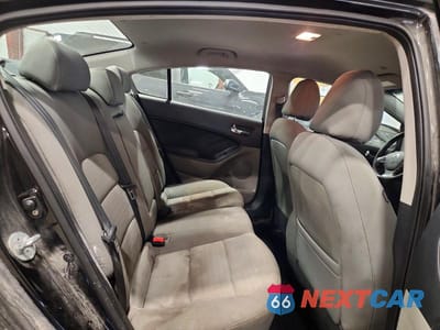 Zdjęcie 10 z 12 samochodu: 2015 KIA FORTE EX VIN:KNAFX4A85F5322062 - miniatura