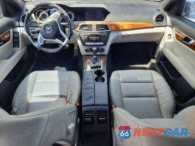 Zdjęcie 8 z 12 samochodu: 2012 MERCEDES-BENZ C 250 VIN:WDDGF4HB7CA642567 - miniatura