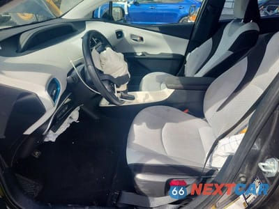 Zdjęcie 7 z 13 samochodu: 2017 TOYOTA PRIUS THREE VIN:JTDKARFU0H3543492 - miniatura
