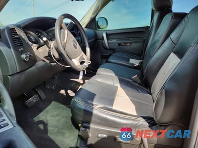 Zdjęcie 7 z 11 samochodu: 2010 GMC SIERRA K1500 SLE VIN:3GTRKVE35AG171423 - miniatura