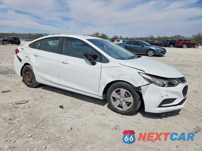 Czwarte zdjęcie samochodu z boku: 2017 CHEVROLET CRUZE LS VIN:1G1BC5SM1H7224936 - miniatura