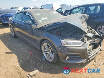 Czwarte zdjęcie samochodu z boku: 2019 AUDI A5 PREMIUM PLUS VIN:WAUBNCF56KA088402 - miniatura
