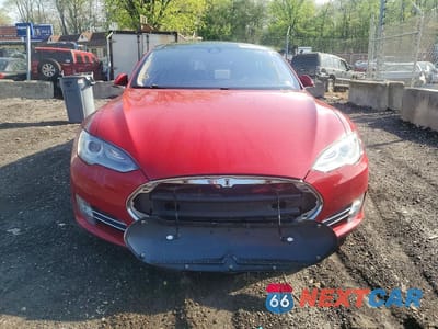 Piąte zdjęcie samochodu w środku: 2015 TESLA MODEL S 85 VIN:5YJSA4H13FF082004 - miniatura