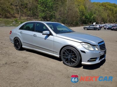 Czwarte zdjęcie samochodu z boku: 2013 MERCEDES-BENZ E 550 4MATIC VIN:WDDHF9BB4DA703417 - miniatura