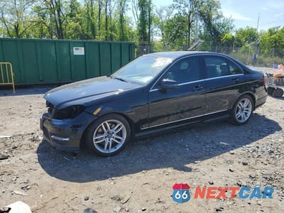 2013 MERCEDES-BENZ C 300 4MATIC WDDGF8AB3DG132989 - główne zdjęcie licytacji z USA - miniatura