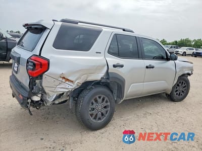 Trzecie zdjęcie samochodu z tyłu: 2025 TOYOTA 4RUNNER SR5 VIN:JTEVA5AR9S5006975 - miniatura