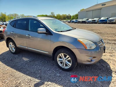 Czwarte zdjęcie samochodu z boku: 2013 NISSAN ROGUE S VIN:JN8AS5MV2DW636220 - miniatura