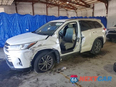 2018 TOYOTA HIGHLANDER XLE 5TDJZRFH2JS541951 - główne zdjęcie licytacji z USA - miniatura