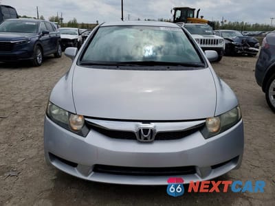 Piąte zdjęcie samochodu w środku: 2009 HONDA CIVIC LX VIN:1HGFA16579L022915 - miniatura