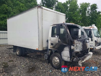 Czwarte zdjęcie samochodu z boku: 2006 ISUZU NPR BOX TRUCK VIN:JALB4B16167016797 - miniatura