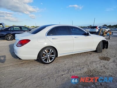 Trzecie zdjęcie samochodu z tyłu: 2016 MERCEDES-BENZ C 300 VIN:WDDWF4JB2GR140823 - miniatura