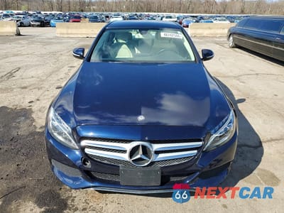 Piąte zdjęcie samochodu w środku: 2015 MERCEDES-BENZ C 300 4MATIC VIN:55SWF4KB4FU050925 - miniatura