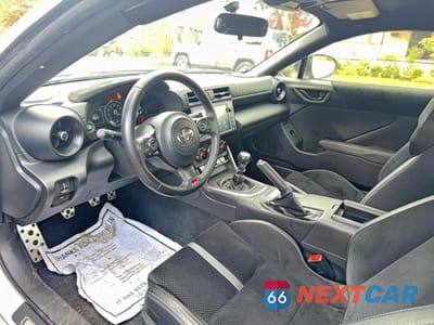 Zdjęcie 9 z 10 samochodu: 2023 TOYOTA GR 86 PREMIUM VIN:JF1ZNBE17P9753932 - miniatura