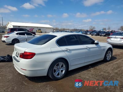 Trzecie zdjęcie samochodu z tyłu: 2013 BMW 528 XI VIN:WBAXH5C59DD112481 - miniatura