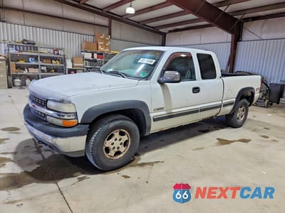 2002 CHEVROLET SILVERADO K1500 2GCEK19T121304092 - główne zdjęcie licytacji z USA - miniatura